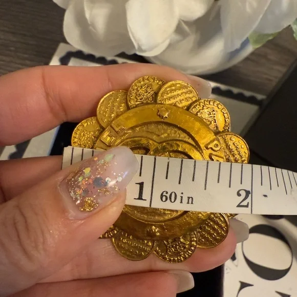 CHANEL Vintage Gold CC Paris Flower Brooch - Picture 5 of 8